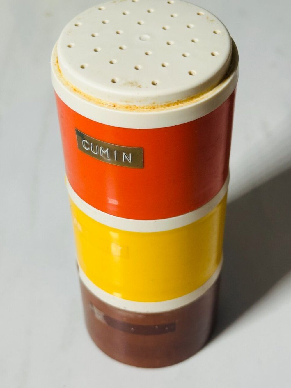 Vintage Tupperware 3 Stacking Spice Shakers Harvest Colors with Lids - Picture 4 of 4